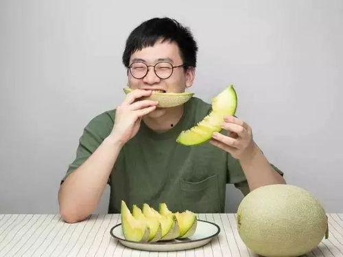 截屏吃瓜甜莲视频,揭秘热门视频背后的趣味故事